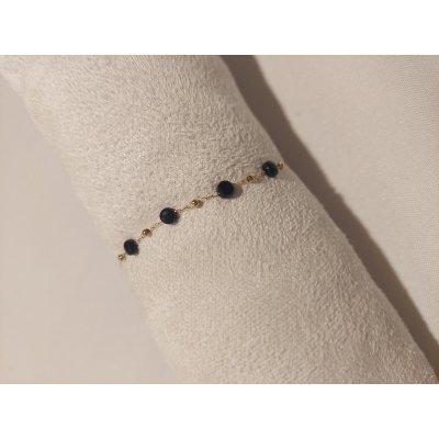 fijn goud armbandje met zwarte parels