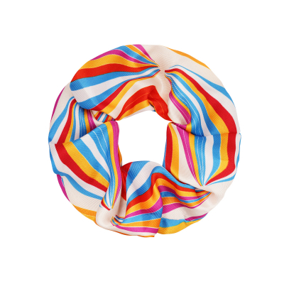 Scrunchie met kleurrijke strepen